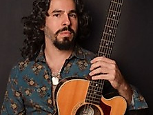 Lucas Imbiriba - Guitar on Fire Tour