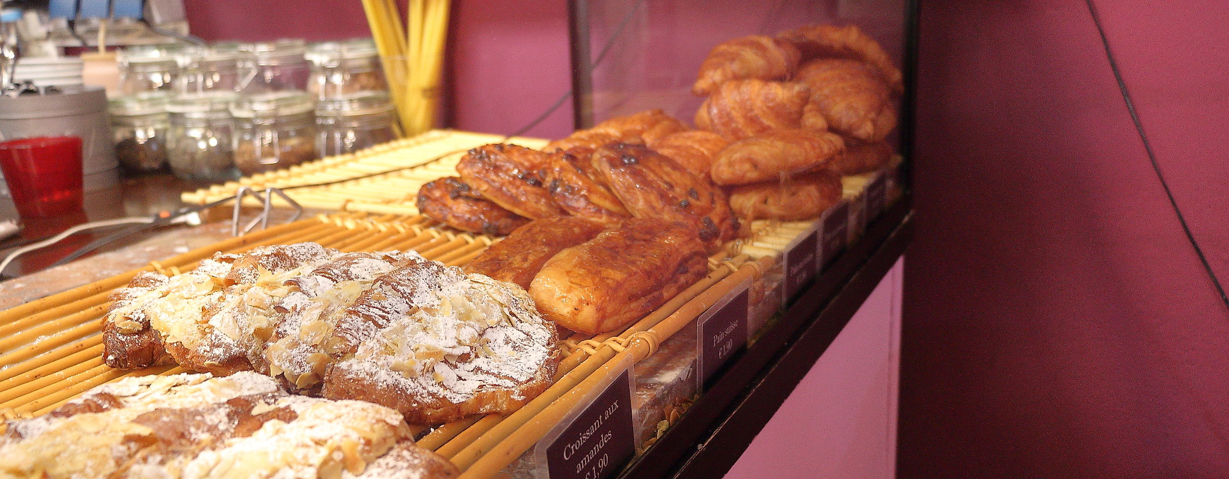 eclair-au-cafe_kuchentheke_c-2018-hamburg-tourismus-gmbh-johanna-nickel_02