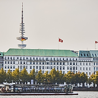 Galerie_Binnenalster_Alstersonne_C-2018-ThisIsJulia-Photography.jpg