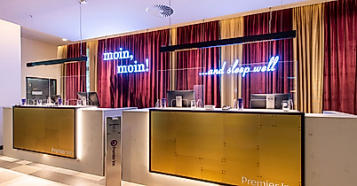 Rezeption Premier Inn Hamburg St. Pauli