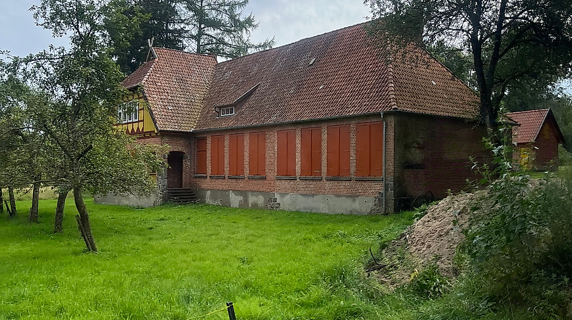 Blick hinter den Zaun