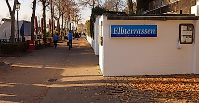 cafe-elbterrassen_c-2018-hamburg-tourismus-gmbh-johanna-nickel_01