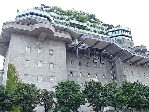 Stadtführung Hamburg_13 Flakbunker Umbau fast fertig.JPG
