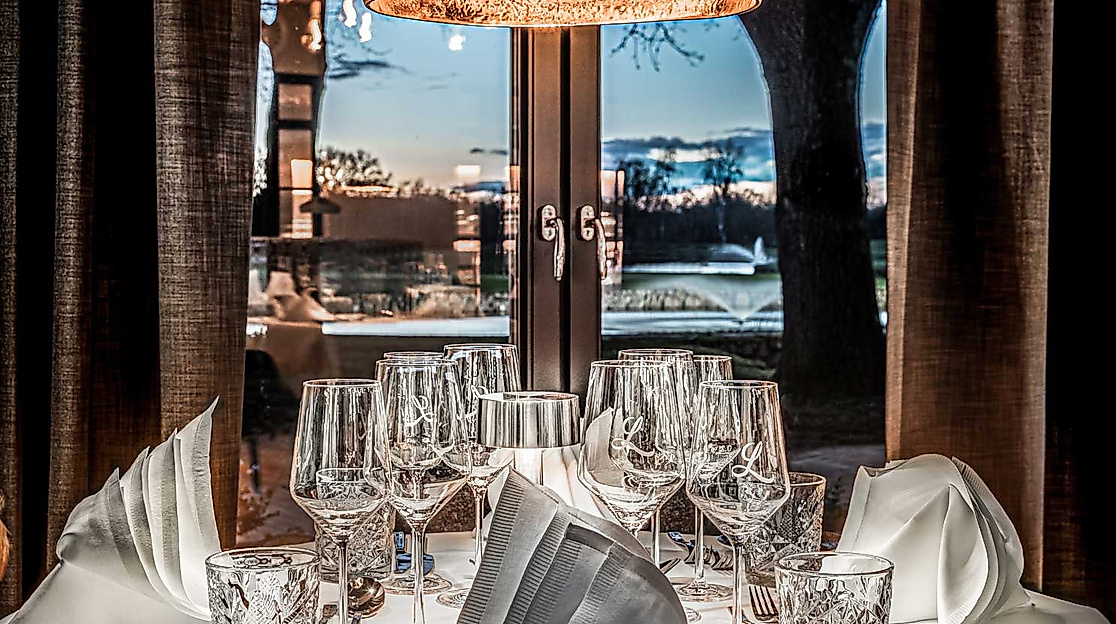 restaurant-lemsahler_restaurant_blick-nach-draussen_c-steigenberger-hotel-treudelberg_1