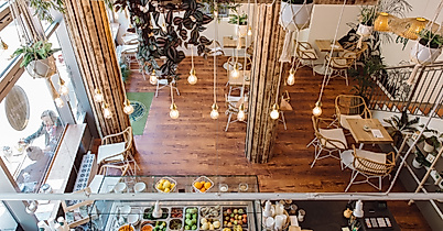 hangingoutcafe_c_kimundlasse_2