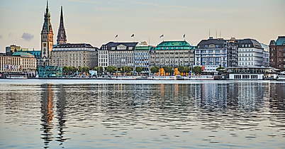 Jungfernstieg bei Dämmerung