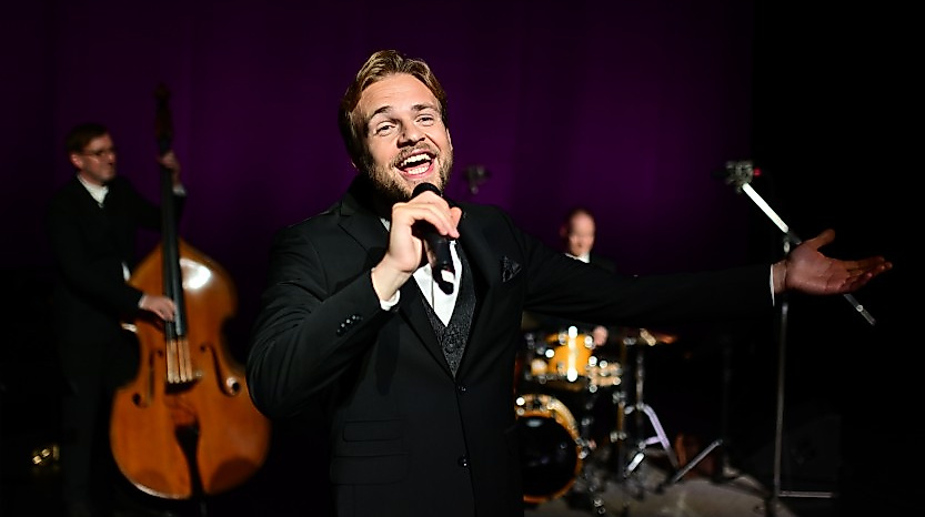 25-11-22 L-O-V-E Patrick Snow Andreas Hannig