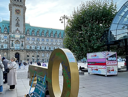 Schluessel_zur_Zukunft_vor_Rathaus