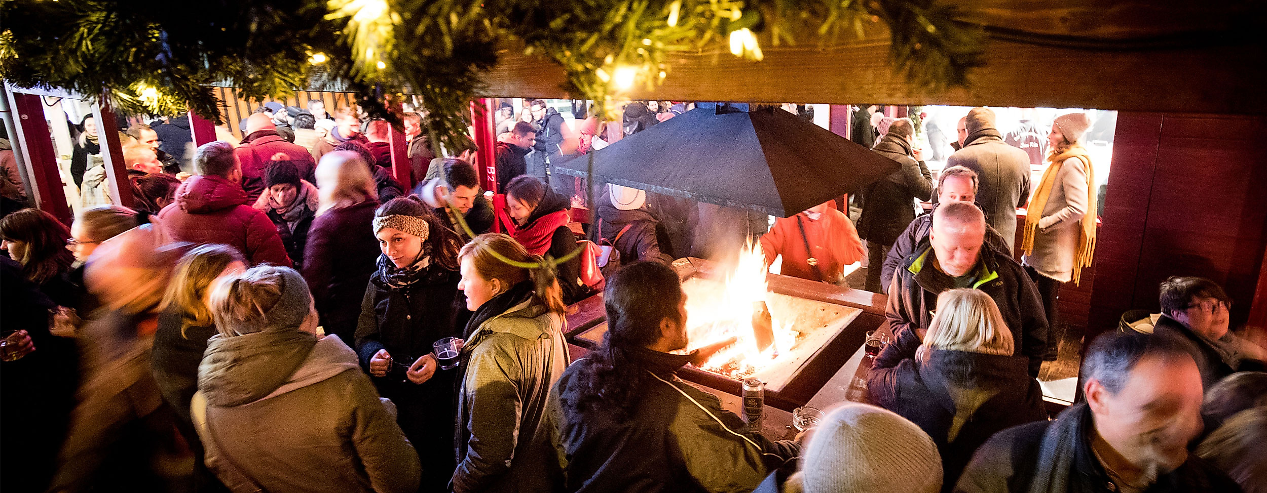 Beisammensein auf dem Weihnachtsmarkt Barmbek