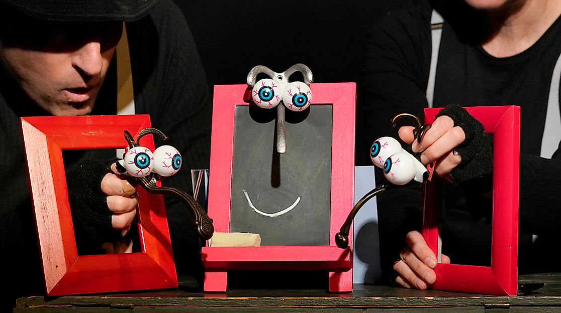 secondhandshow(c) Reinhard Winkler