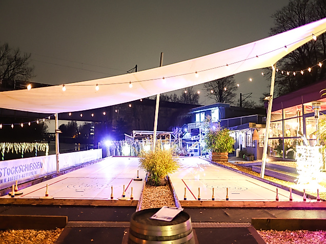 Christmas market at Anleger Hamburg