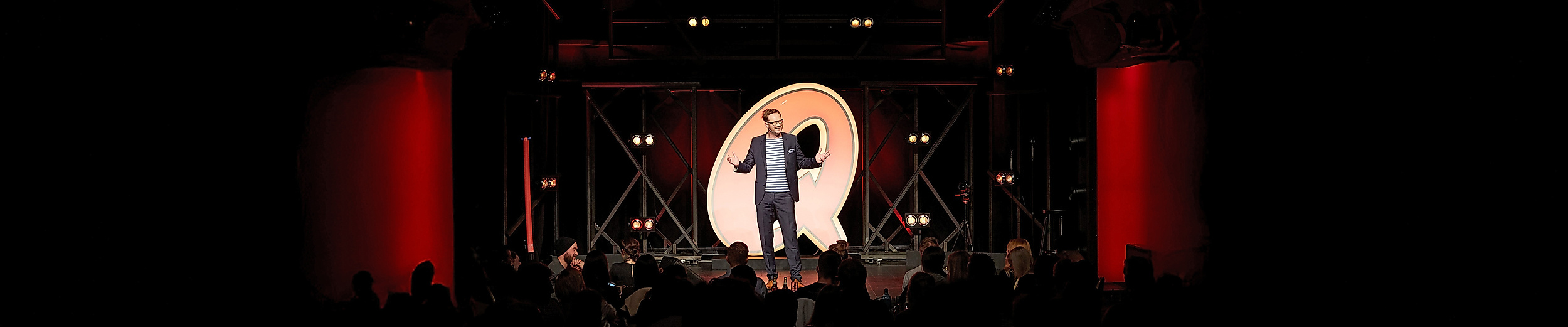 Quatsch Comedy Club Bühne und Publikum