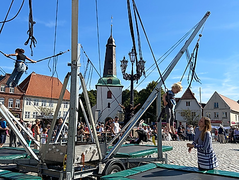 Marktfest 2025: Spaß auf dem Trampolin