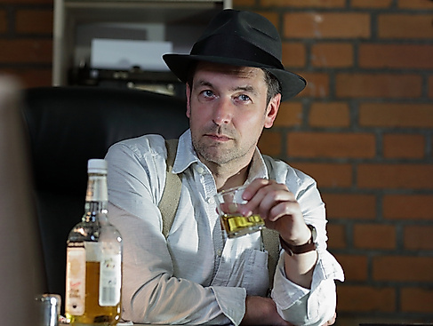 Carsten Schlüter - „Die Uhl in Weiß“