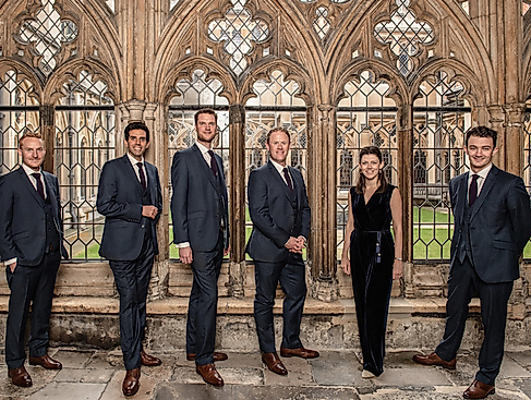 Im Auftrag Seiner Majestät: The Queens Six - »Mapping the Stars«