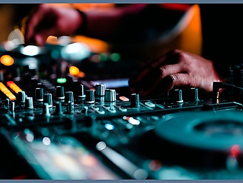 DJ Andy - Bar Cosmopolitan